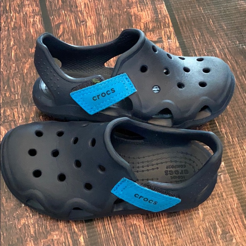 Navy blue crocs